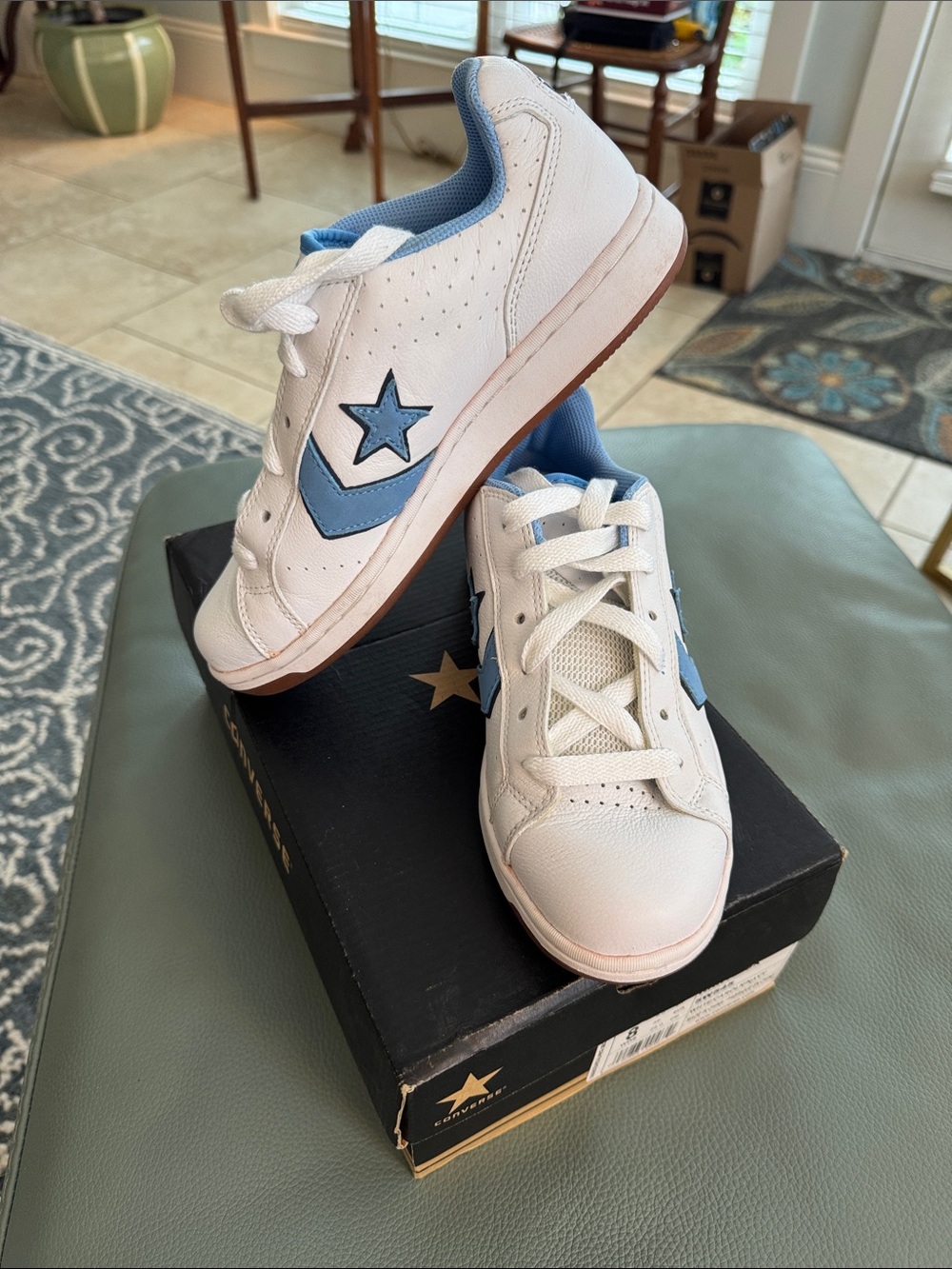 Converse Women’s White Sneakers with Light Blue Star - Chris Evert